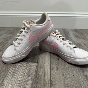 Nike Women's White and Pink Sneakers